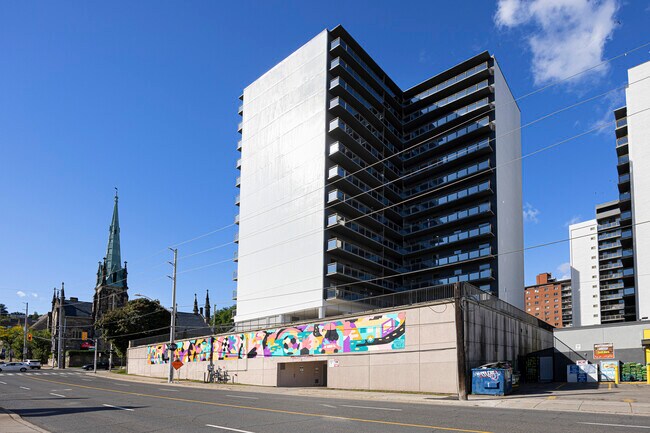 Building Photo - 43 Forest Ave