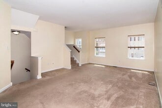 Building Photo - 517 Boxwood Ln