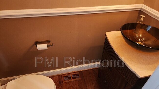 Foto del edificio - 2708 Forest Trace Ct