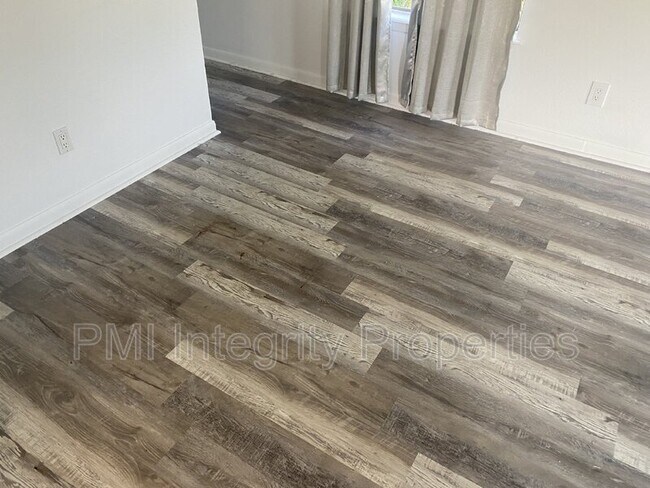 Foto del edificio - 105 Meaux Blvd