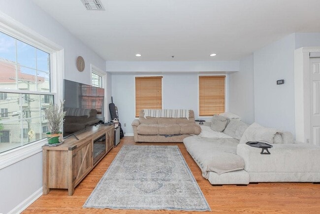 Foto del edificio - 354 3rd St