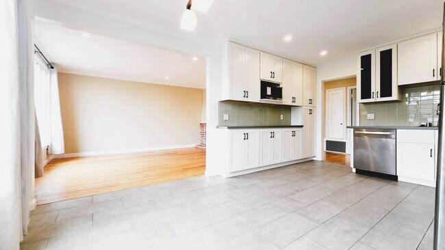 Foto del edificio - BEAUTIFULLY UPDATED OUTER SUNSET HOME FOR RENT