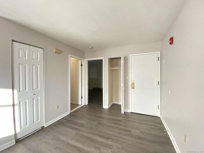 Foto del edificio - 99 Aspetuck Vlg