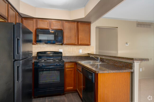 Apartamento renovado de 1 dormitorio y 1 baño - 900 pies cuadrados - Cocina - Sterling Heights Apartments