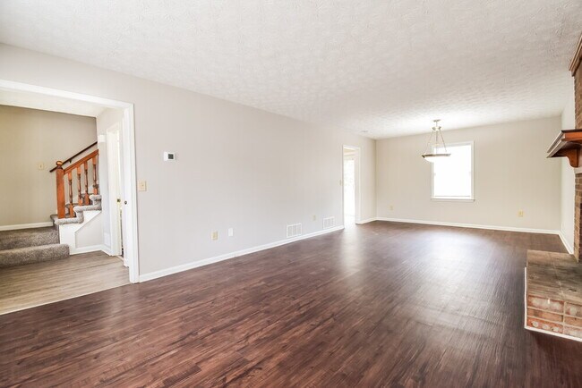 Foto del edificio - 1308 Autumn Hill Ln