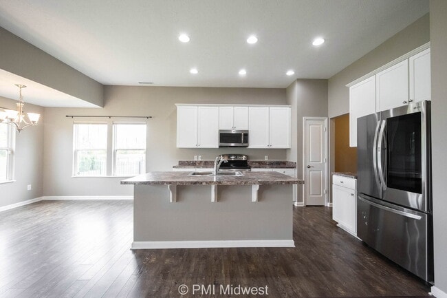 Building Photo - "Charming 3-Bed Oasis with 2 Full Baths in...