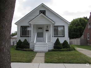 Building Photo - 3345 Linden St