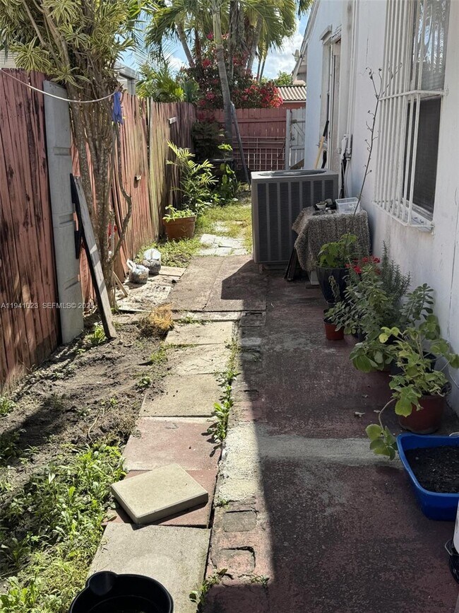 Foto del edificio - 10245 SW 37th Terrace