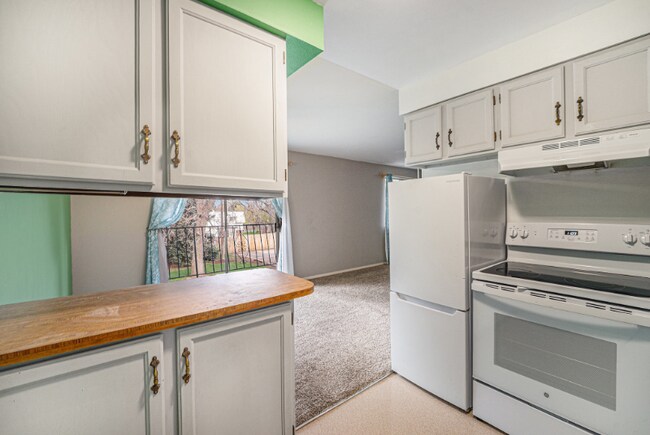 Foto del edificio - 8870 W Jewell Ave