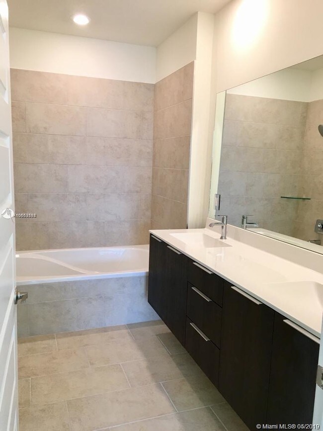 Foto del edificio - 4745 NW 84th St