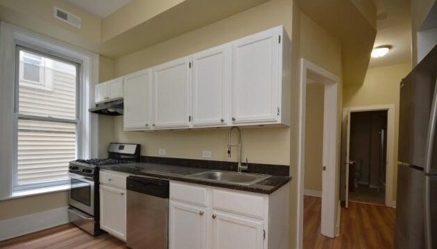 Foto del edificio - 1709 S Racine Ave