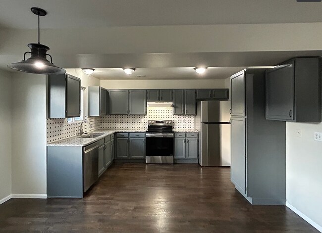 Foto del edificio - 806 Century Ln