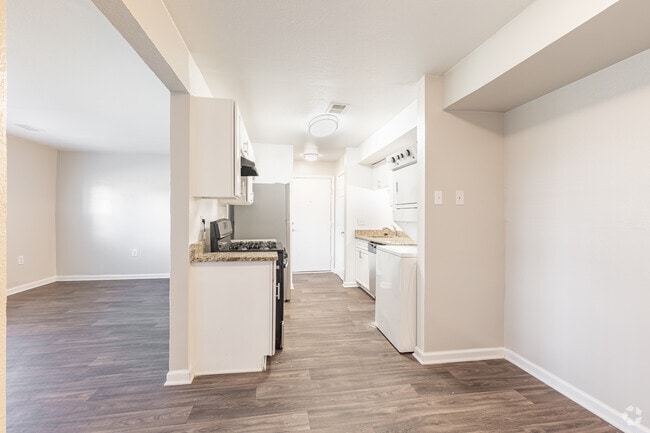 2BR, 1BA - Aubrey Apartments