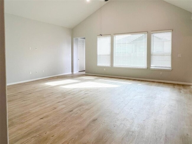 Building Photo - 283 Eclipse Dr