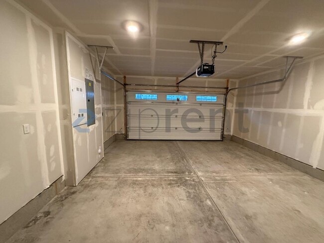 Building Photo - Unit F6