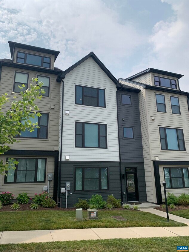 1517 Knoll Ln, Charlottesville, VA 22911 House Rental in