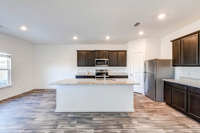 Building Photo - 109 Riverdale Dr