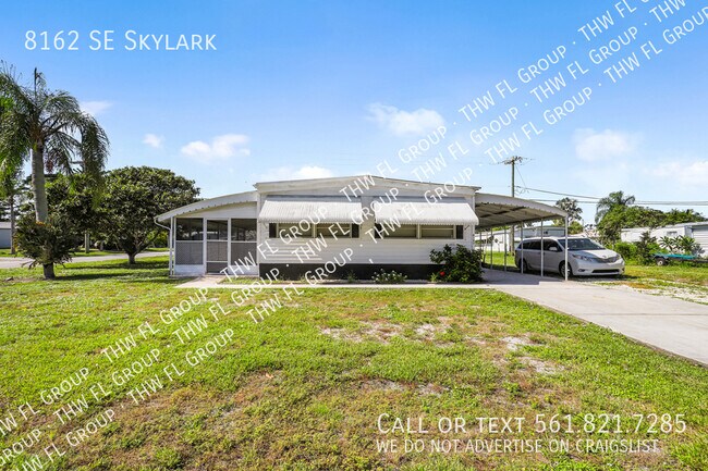 Foto del edificio - 8162 SE Skylark-