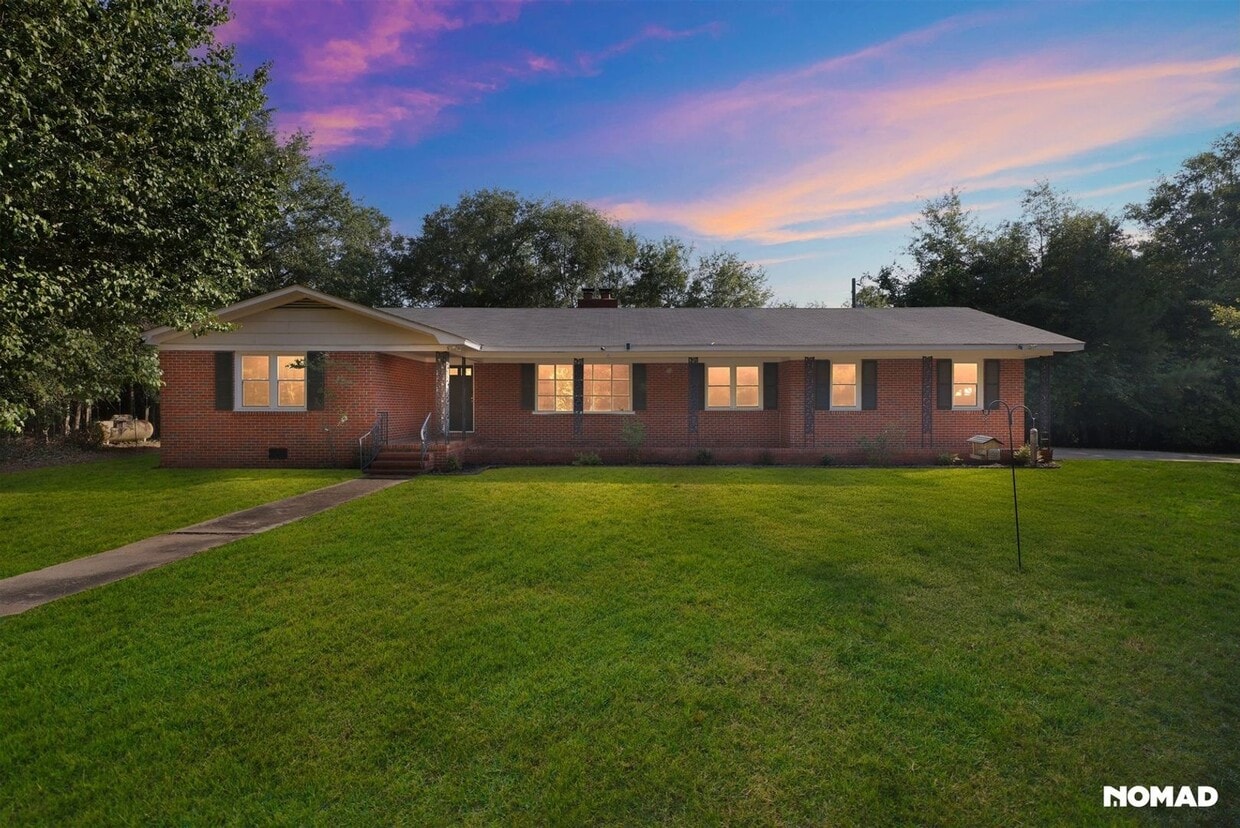 Primary Photo - 203 Birch St