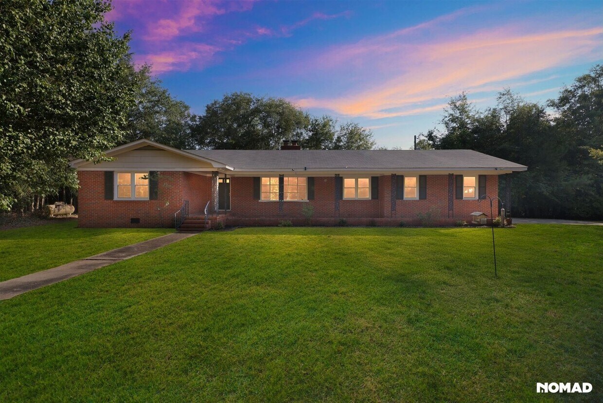 Primary Photo - Peaceful 3BR Rancher Retreat on Wooded Lot