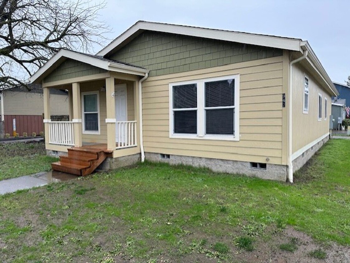 Primary Photo - Updated 3 Bedroom 2 Bath Home In Lebanon