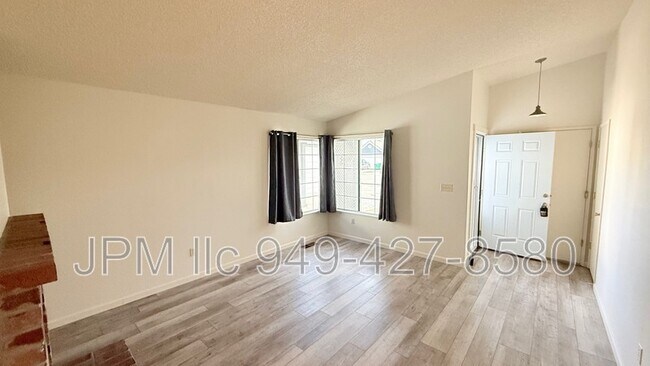 Building Photo - 1747 Bluehaven Dr