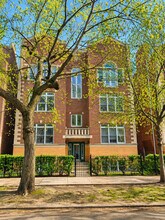 Building Photo - 4237 N Kenmore Ave