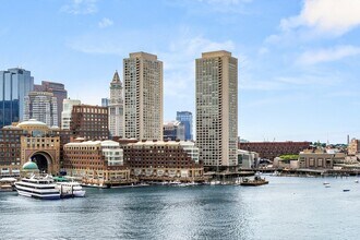 Building Photo - 65 E India Row