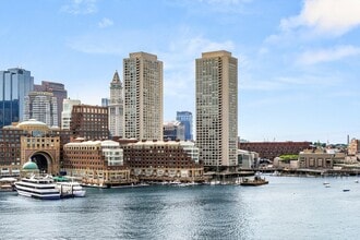 Building Photo - 65 E India Row