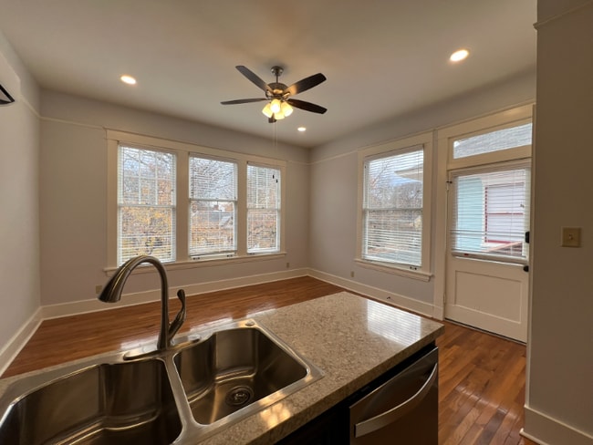 Foto del edificio - 516 E 8th St