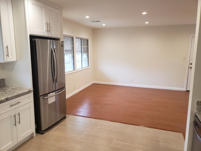 Foto del edificio - 2515 1/2 Foothill Blvd