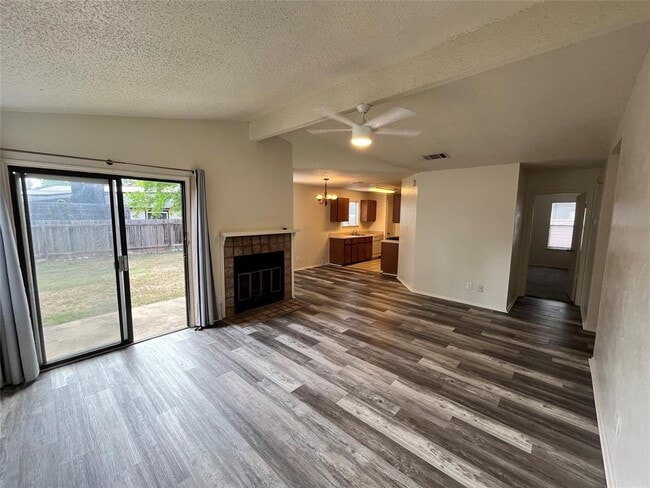 Building Photo - 3902 Stonecroft Dr