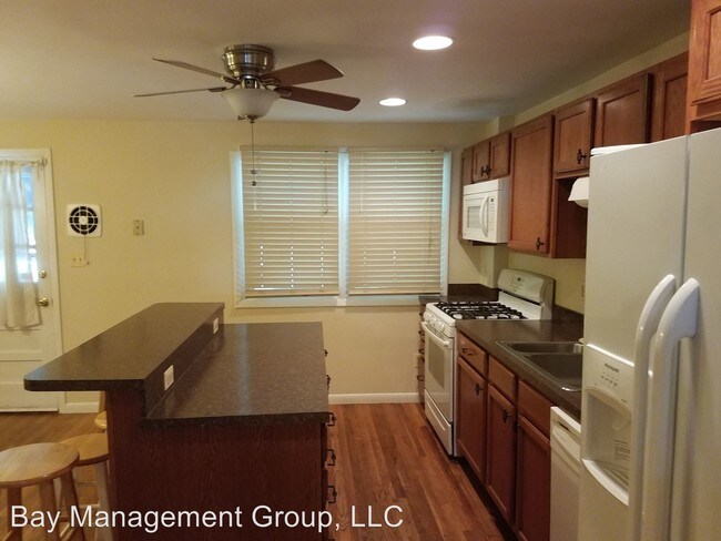 Building Photo - 3 br, 1 bath House - 8163 Del Haven Rd