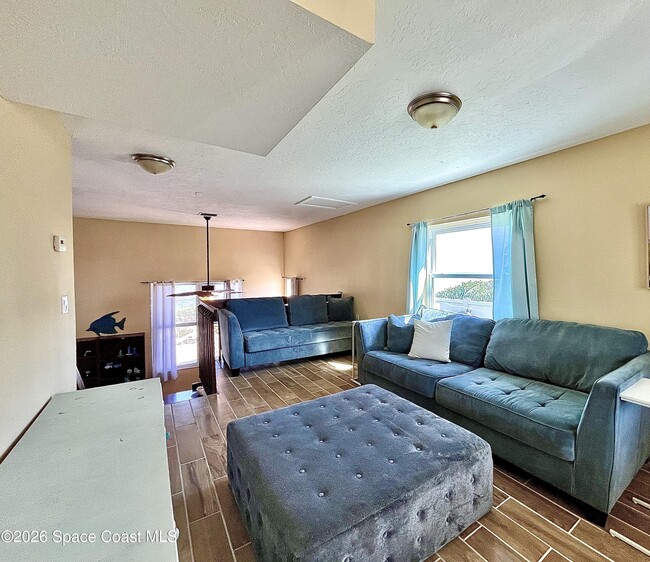 Building Photo - 799 Shell St