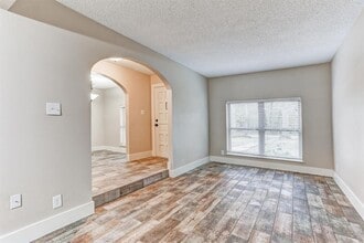 Building Photo - 1827 Riverwood Trail