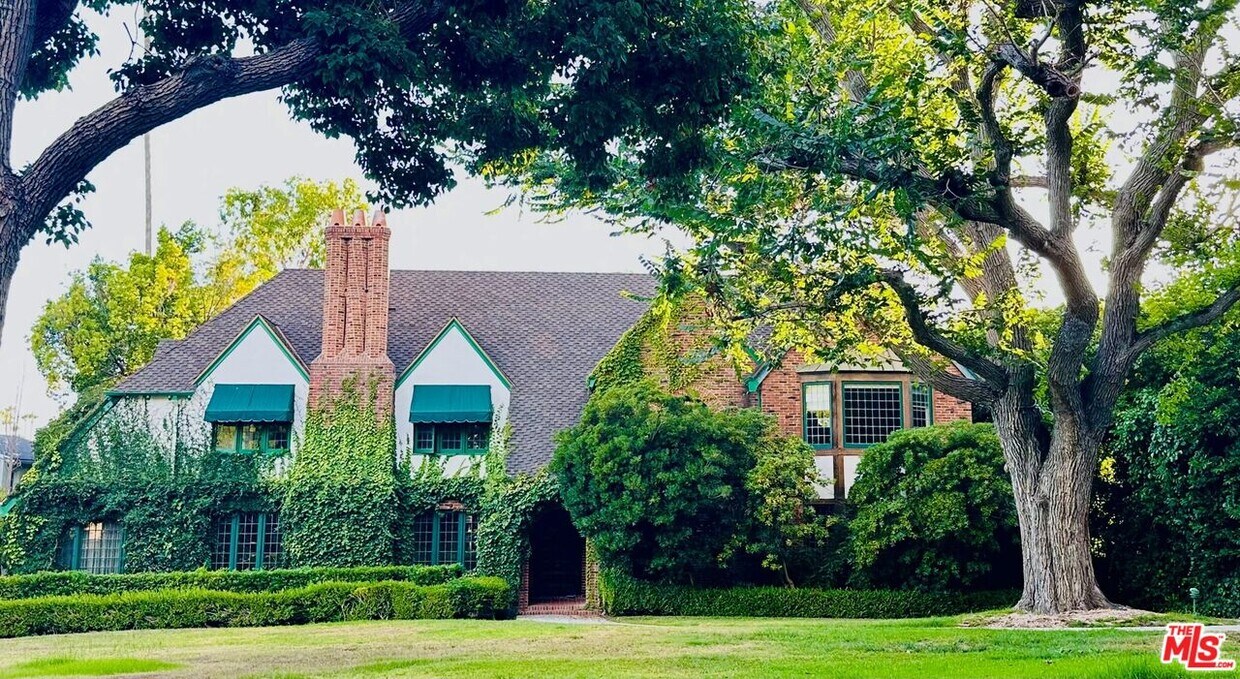 Foto principal - 719 N Maple Dr