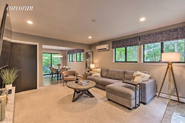 Foto del edificio - 489 Great Hill Rd