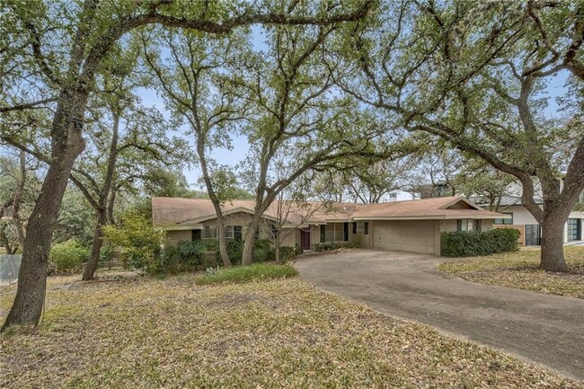 Building Photo - 4828 Rollingwood Dr