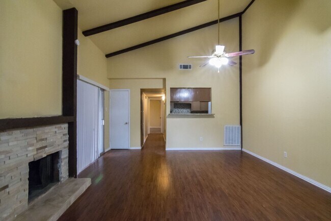 Building Photo - 723 Ticonderoga Dr
