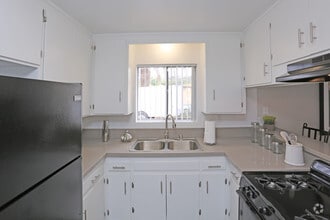Interior Photo - Echo Pointe