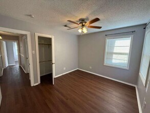 Building Photo - 3718 Penwood Way