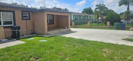 Building Photo - 9748 Little River Dr