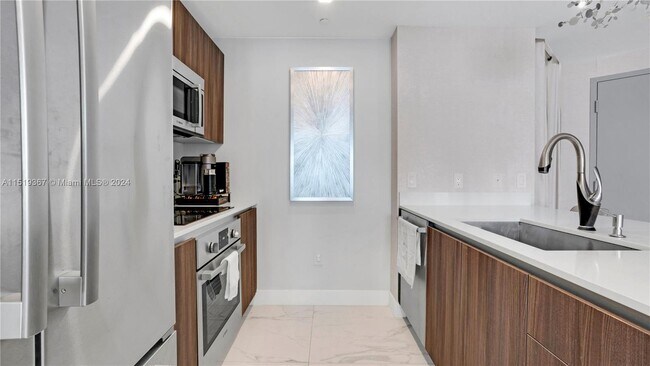 Foto del edificio - 488 NE 18th St