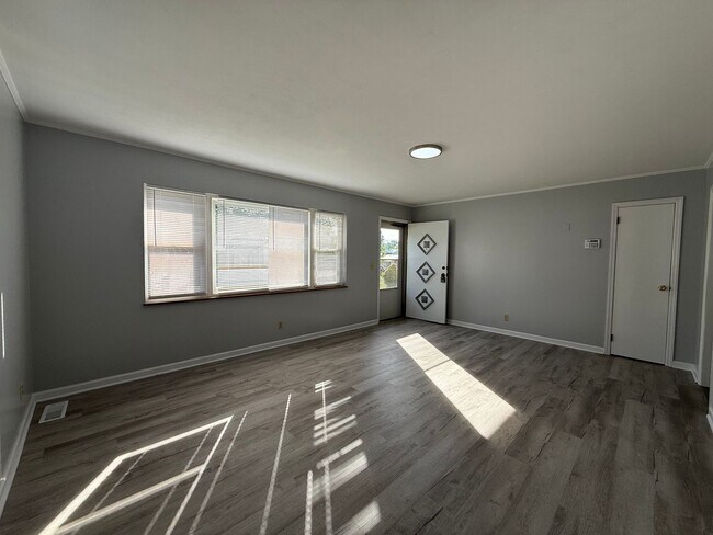 Foto del edificio - 3 Bedroom 1.5 Bathroom Home Located in Greeneville, TN