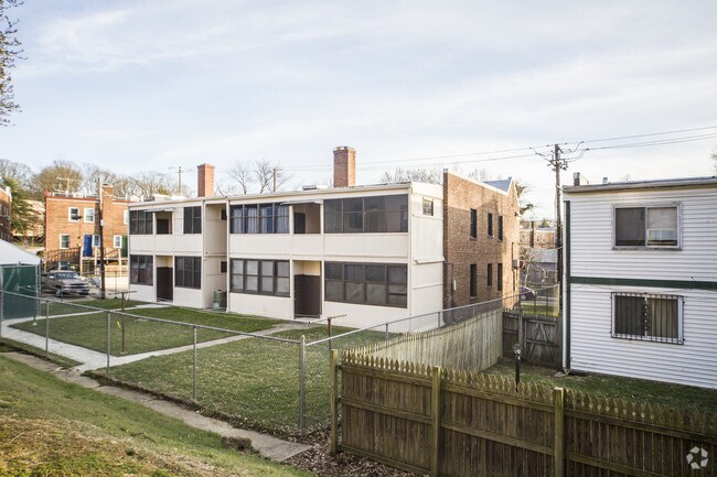 Foto del edificio - 2512-2514 N St SE