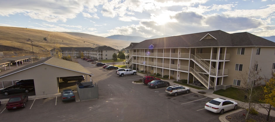 Building Photo - River Rock Apartments