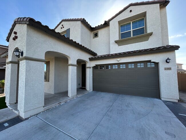Building Photo - 2345 E Castanets Dr