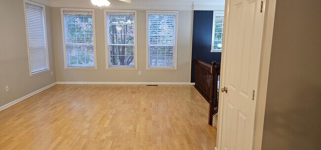 Foto del edificio - 1028 Cavendish Dr