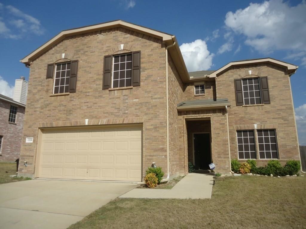 Foto principal - 1328 Burleson St