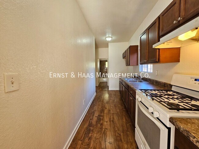 Foto del edificio - Charming California Detached Home!